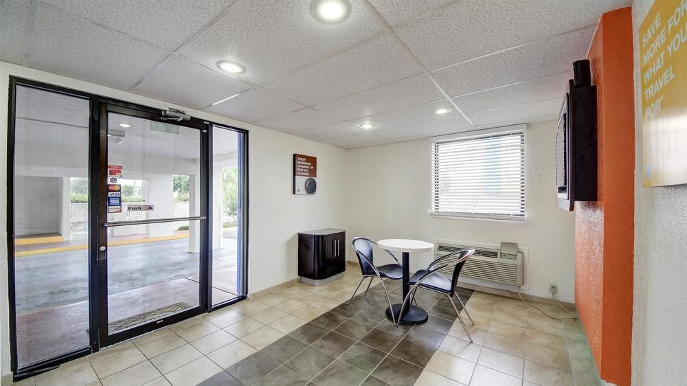 Red Roof Inn San Antonio Northeast - Rittiman Rd ภายนอก รูปภาพ