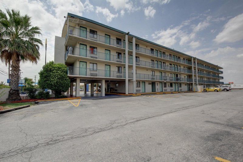 Red Roof Inn San Antonio Northeast - Rittiman Rd ภายนอก รูปภาพ