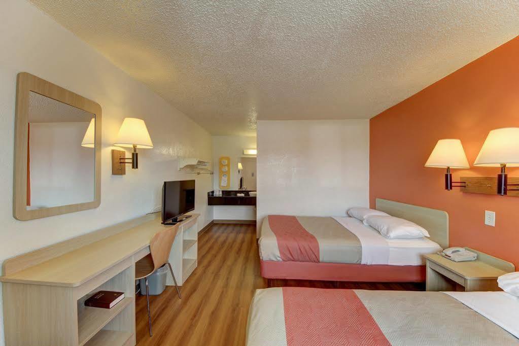 Red Roof Inn San Antonio Northeast - Rittiman Rd ภายนอก รูปภาพ