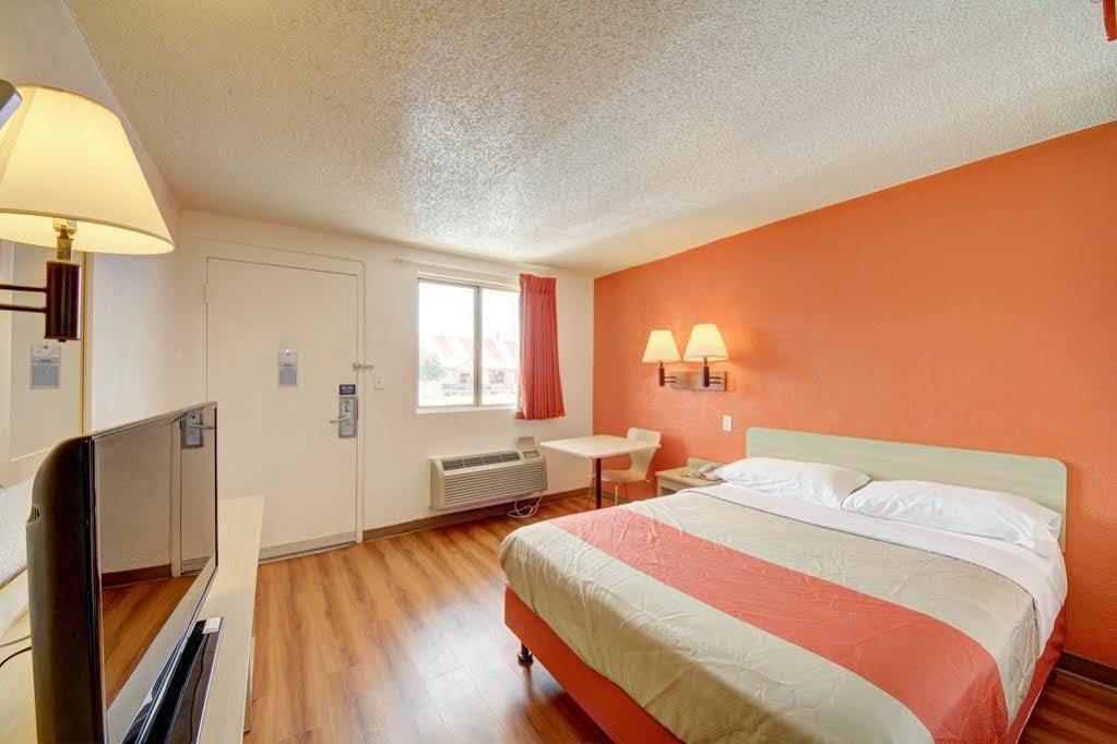 Red Roof Inn San Antonio Northeast - Rittiman Rd ภายนอก รูปภาพ